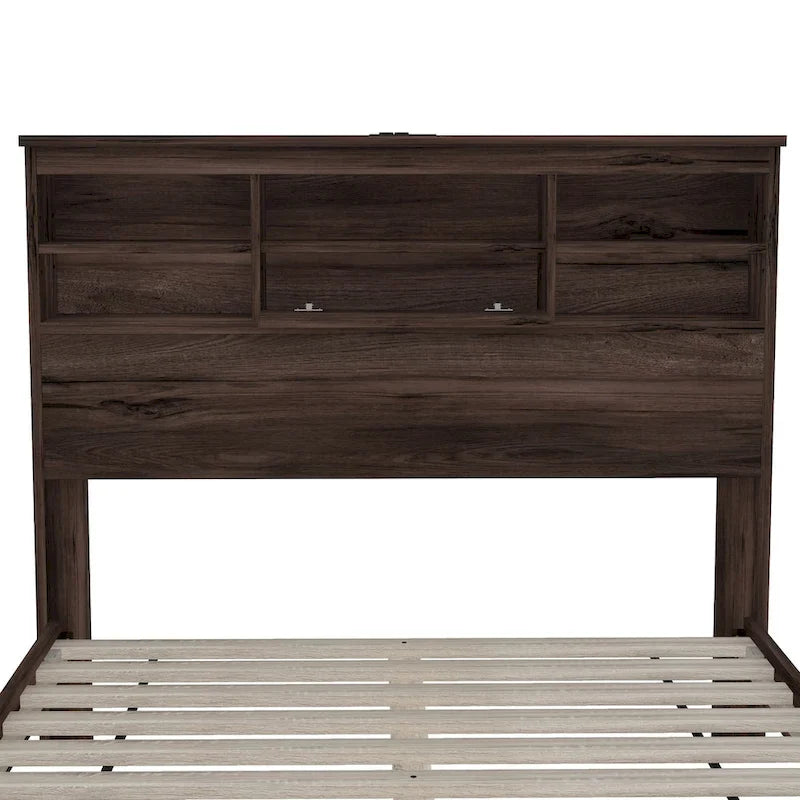 Camera da letto matrimoniale, struttura letto vintage in legno con 2 comodini e 1 cassettiera