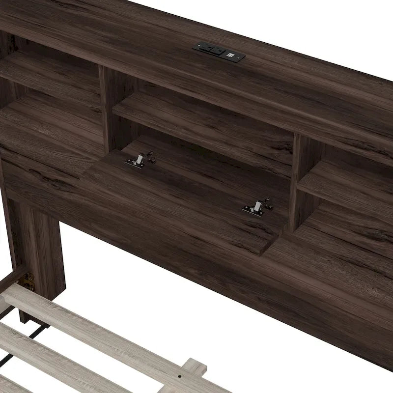 Camera da letto matrimoniale, struttura letto vintage in legno con 2 comodini e 1 cassettiera