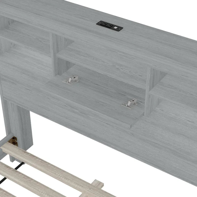 Camera da letto matrimoniale, struttura letto vintage in legno con 2 comodini e 1 cassettiera