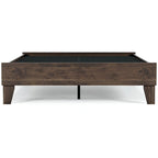 Letto a piattaforma Calverson Mocha con 2 comodini