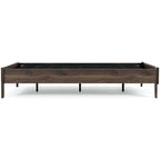 Letto a piattaforma Calverson Mocha con 2 comodini