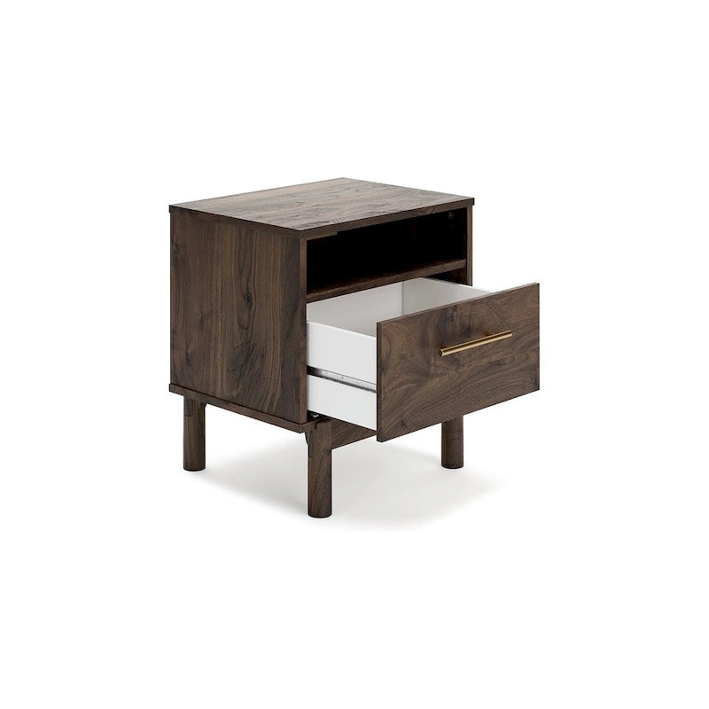 Letto a piattaforma Calverson Mocha con 2 comodini