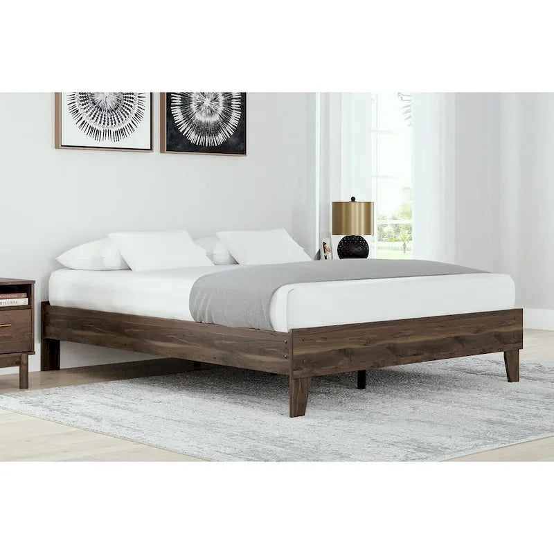 Letto a piattaforma Calverson Mocha con 2 comodini